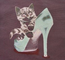 画像10: 「移動中」はぎれ45×45：子猫とピンヒール（ブラウン・赤） (10)
