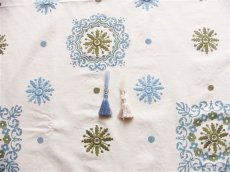 画像8: 「F在庫」はぎれ69×49：PF タブリーズ（刺繍、白ベースブルー・グリーン） (8)