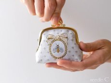 画像2: 「J即納」幸運を運ぶ?蜂柄モチーフのコインケース (2)