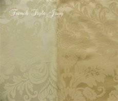 左:ホワイト、右:アイボリー