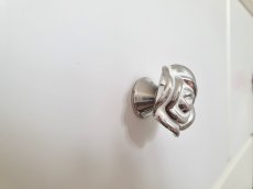 画像6: 「J即納」取っ手：バラ（軽量プラスティック製、直径3.5cm、シルバー・白） (6)
