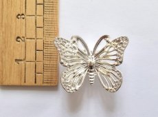 画像2: 「F在庫」取っ手：蝶（3.2cm、シルバー） (2)