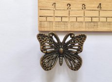 画像1: 「F在庫」取っ手：蝶（3.2cm、アンティークゴールド） (1)