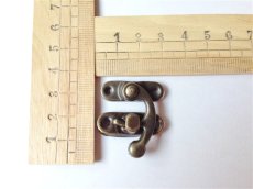 画像4: 「移動中」留め金具（薄板）アンティークゴールド (4)