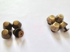 画像2: 「移動中/F在庫」台形底鋲4個セット5色（7-12mm) (2)