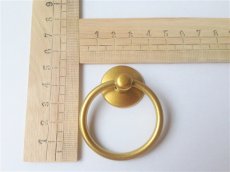 画像2: 「J即納」取っ手：リング【大】（直径4.5cm、ゴールド） (2)
