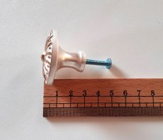 画像4: 「J即納/F在庫」取っ手：フロレゾン(ボタン、ホワイト＆ゴールド) (4)
