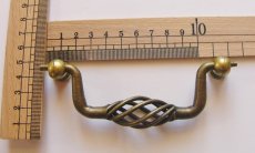 画像3: 「J即納」下がり取っ手：カージュ12cm（アンティークゴールド） (3)