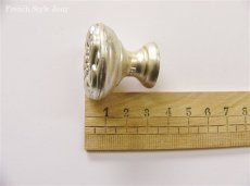 画像3: 「移動中」取っ手：アンティークフラワー（直径3.5cm、シルバー） (3)