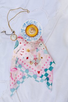 画像14: 「取寄せ」シルクスカーフ 67×67cm ：不思議の国のアリス 3色 (14)