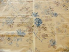 画像1: 「J即納」布：フルールマノン（アイボリーベース水色）長さ50cm単位 (1)