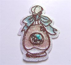 画像1: 「移動中」ワッペン：香水瓶（リボン） (1)