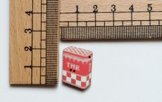 画像2: 「J即納」木製飾りボタン：ティーボックス（ダミエ、赤） (2)