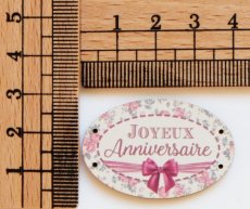 画像2: 「J即納」木製飾りボタン：ハッピーバースデー（ピンク、リボン、花、幅4cm） (2)