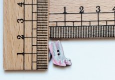 画像2: 「J即納」木製飾りボタン：ハイヒール（ピンク、高さ1.5cm） (2)