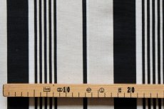 画像4: 「J即納」はぎれ70×50：ストライプ・ヴェルサーユ（麻混、色番05 麻色ベース黒・白） (4)