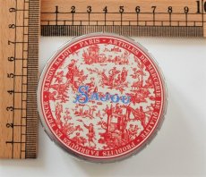 画像3: 「移動中」直径約7.5cmトワルドジュイ缶小物入れ（オフランド・ア・ラムール、赤） (3)