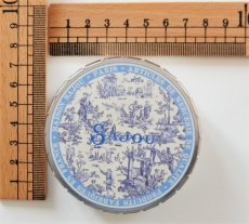 画像3: 「移動中」直径約7.5cmトワルドジュイ缶小物入れ（オフランド・ア・ラムール、ブルー） (3)