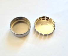画像4: 「移動中」直径約4.5cmトワルドジュイ缶小物入れ（コクシグル、白） (4)
