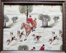 画像1: 「J即納」はぎれ70×50：ゴブラン織り　乗馬（ベージュベース赤・黒） (1)