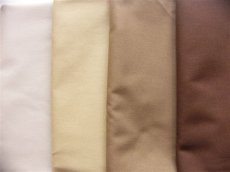 色比較：左から麻色、濃いベージュ、モカ、ショコラ